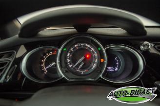 Citroën DS3 1.2 VTi Navi Clima So Chic picture 6