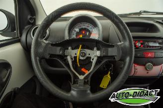 Peugeot 107 1.0-12V XR picture 5