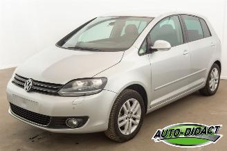 Vaurioauto  passenger cars Volkswagen Golf plus 2.0 TDI Automaat Navi Clima Leder Highline 2011/11