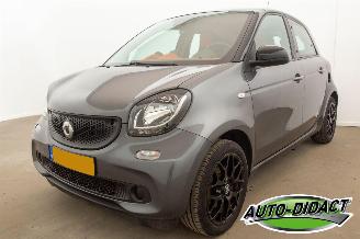 Damaged car Smart Forfour 1.0 Passion 2015/12