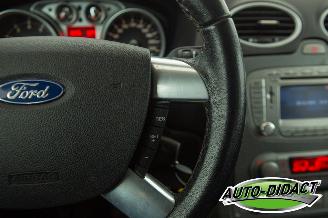 Ford Focus 1.6 Titanium picture 13