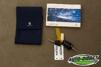 Peugeot 308 SW 1.6 HDI Allure Pano Camera navi picture 29