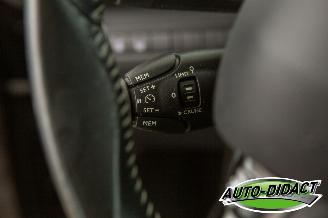 Peugeot 308 SW 1.6 HDI Allure Pano Camera navi picture 17