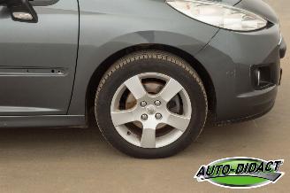 Peugeot 207 1.6 VTi Airco Pano Première picture 33