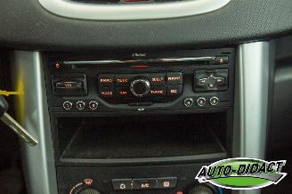 Peugeot 207 1.6 VTi Airco Pano Première picture 8