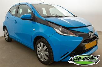 Toyota Aygo 1.0 VVT-i x-pose picture 2