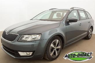 Damaged car Skoda Octavia 1.6 TDI Clima Navi Ambition 2015/7