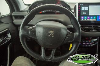 Peugeot 208 1.4 VTi Envy Clima picture 5