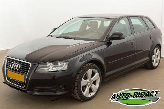 krockskadad bil auto Audi A3 1.6 Ambiente Navi Clima 2010/6