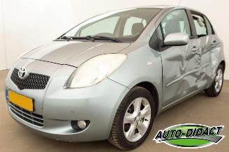 Toyota Yaris 1.3 VVTi Automaat Elek dak Clima Luna MMT picture 5