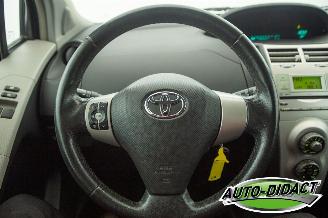 Toyota Yaris 1.3 VVTi Automaat Airco Sol MMT picture 5