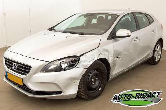 Unfallwagen Volvo V-40 2.0 D2 Navi Clima 2015/9