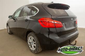 BMW 2-serie 216d Active Tourer Leder Pano Navi Clima picture 3