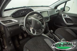 Peugeot 2008 1.2 Access Airco picture 21