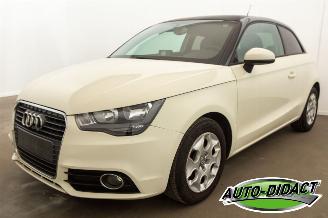 krockskadad bil auto Audi A1 1.6 TDI Airco Leder Ambition 2011/1