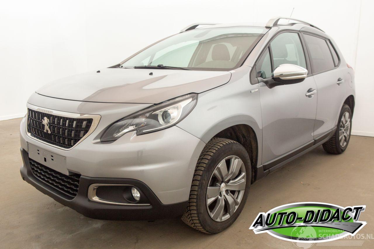 Peugeot 2008 1.2 Clima Navi 79.211 km Access