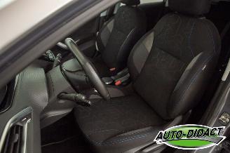 Peugeot 2008 1.2 Clima Navi 79.211 km Access picture 23