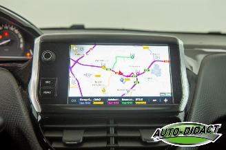 Peugeot 2008 1.2 Clima Navi 79.211 km Access picture 7