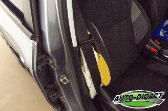 Peugeot 2008 1.2 Clima Navi 79.211 km Access picture 32