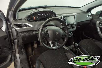 Peugeot 2008 1.2 Clima Navi 79.211 km Access picture 22