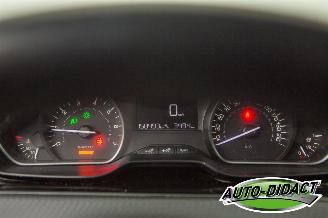 Peugeot 2008 1.2 Access Clima Navi picture 6