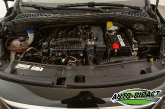 Peugeot 2008 1.2 Access Clima Navi picture 35