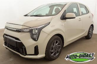 Damaged car Kia Picanto 1.0 Digi Dash Navi Camera Airco 2025/2
