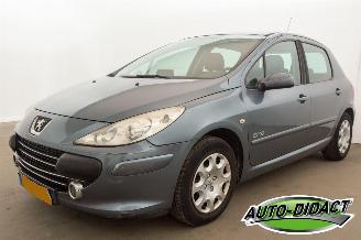 krockskadad bil auto Peugeot 307 1.6-16V Clima Oxygo 2007/1