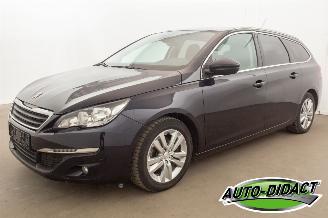 Schadeauto Peugeot 308 1.6 Active Clima Navi Camera Pano 2015/9