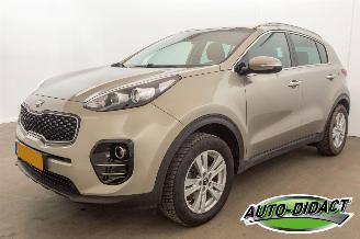 Damaged car Kia Sportage 1.6 GDI Clima Navi Camera First Edition 2017/1