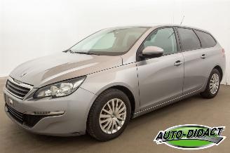 Schadeauto Peugeot 308 1.6 BlueHDI Clima Navi  Active Business 2015/7