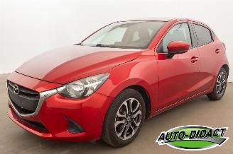 Vaurioauto  passenger cars Mazda 2 1.5 66 KW  Airco Navi Ambition 2017/8