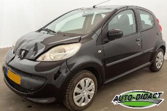 Voiture accidenté Peugeot 107 1.0-12V XS Airco 2008/2
