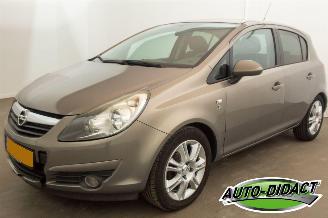 Voiture accidenté Opel Corsa 1.4-16V Airco \\\\\\\'111\\\\\\\' Edition 2010/6