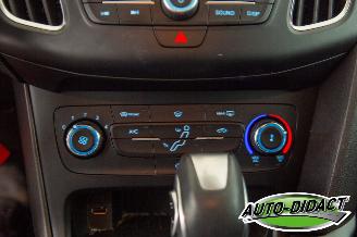 Ford Focus 1.0 Trend Automaat Motorschade Navi Airco picture 11
