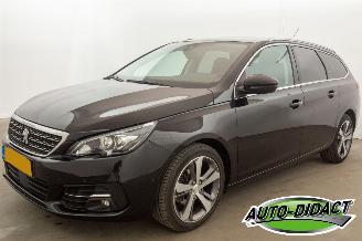 Coche accidentado Peugeot 308 SW 1.2 PureTech Automaat Pano Camera Clima Blue Lease Premium 2019/11