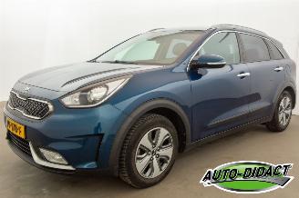 krockskadad bil auto Kia Niro 1.6 GDi Hybrid Automaat Navi Camera Clima DynamicLine 2017/6