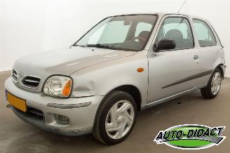 krockskadad bil auto Nissan Micra 1.0 Trend 137.404 km 2000/10