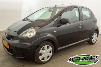 Unfallwagen Toyota Aygo 1.0-12V Comfort Navigator 2011/1