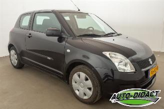 Suzuki Swift 1.3 Cool  Airco picture 3