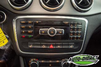 Mercedes Cla-klasse 200 Edition 1 Open dak picture 17