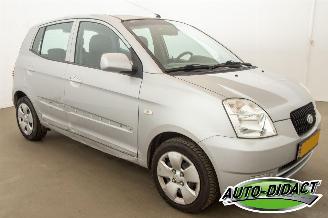 Kia Picanto 1.1 LXE Automaat picture 2