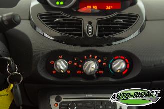 Renault Twingo 1.2 16v Dynamicque Airco picture 16