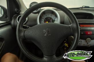 Peugeot 107 1.0-12V Black & Silver picture 5