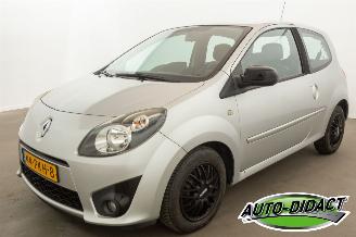 damaged passenger cars Toyota Aygo 1.2 - 156.335KM - Airco - Dynamique 2011/2