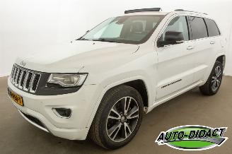 Vaurioauto  passenger cars Jeep Grand-cherokee 3.0 CRD 184kW Automaat Pano Navi Camera Leder  Overland 2016/5