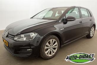 Vaurioauto  passenger cars Volkswagen Golf 1.0 TSI Navi Clima Comfortline 2017/4