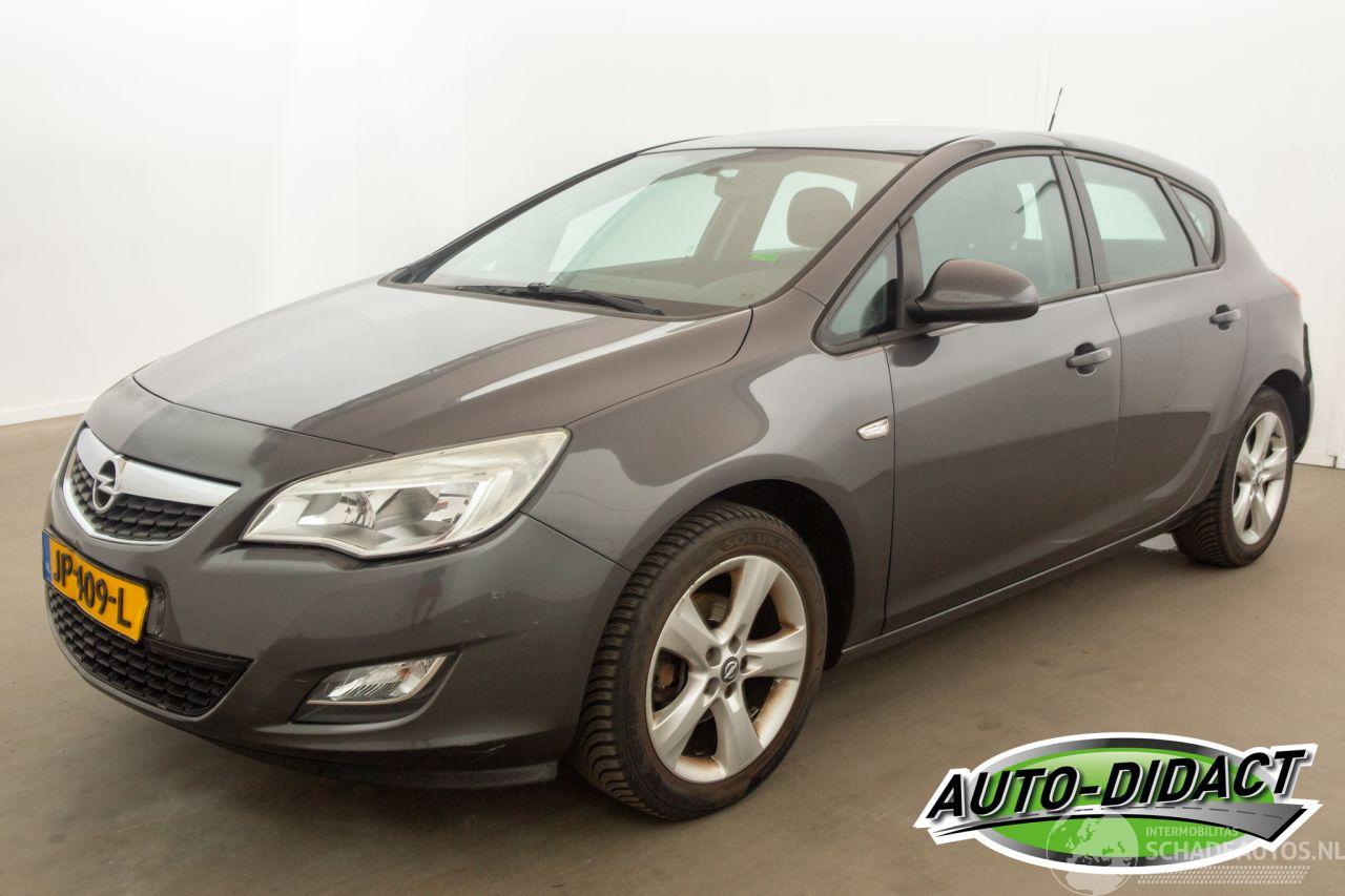 Opel Astra 1.4 74kW Clima