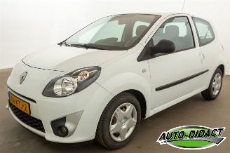 krockskadad bil auto Renault Twingo 1.2-16V Airco 72.428 km NAP 1e eigenaar Authentique 2010/2