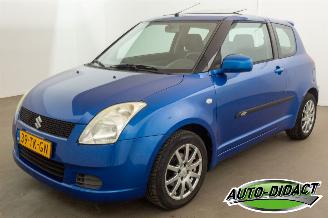 skadebil auto Suzuki Swift 1.5 GLS Automaat Schuifdak Airco 1e eigenaar 2006/10